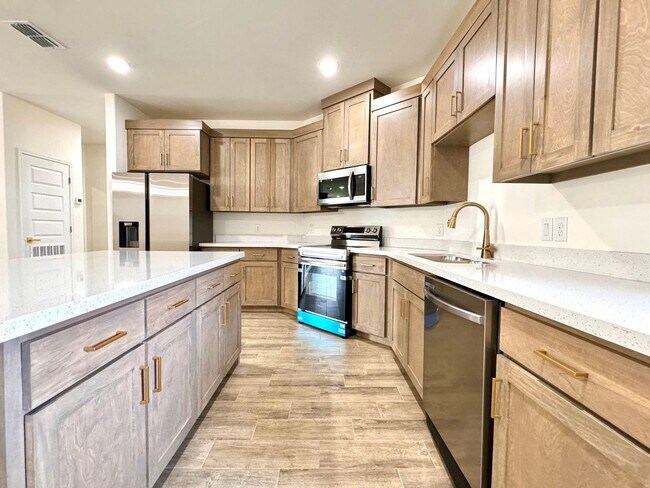 Building Photo - 1405 Eagles Ln