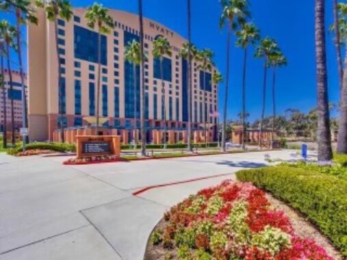 Building Photo - 8889 Caminito Plaza Centro