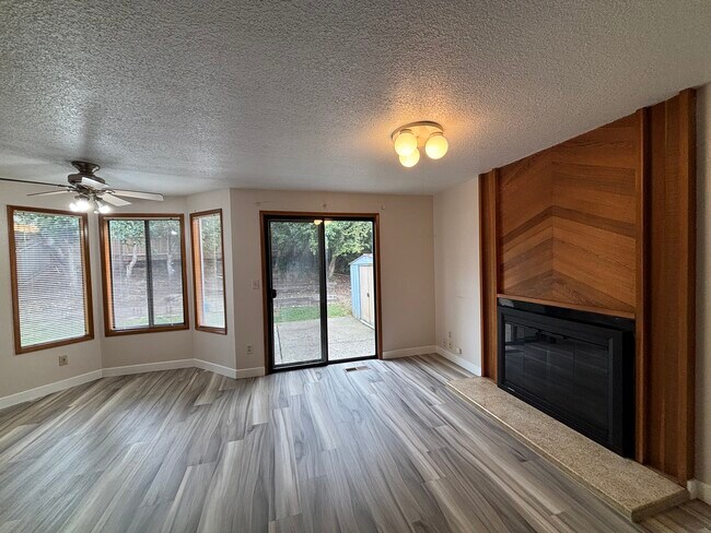 Building Photo - 7050 SW 174th Ave