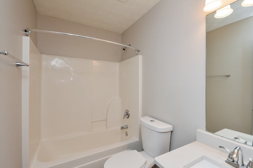 Building Photo - 95 Cliff View Dr