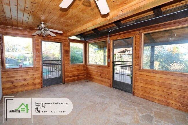 Building Photo - 15714 Middletown Park Dr