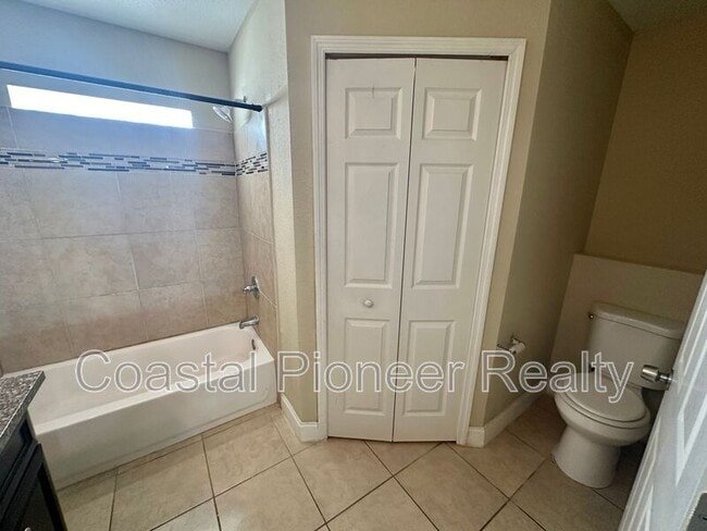Building Photo - 5104 Aventura Blvd