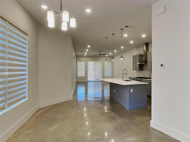 Building Photo - 2343 Vagas St