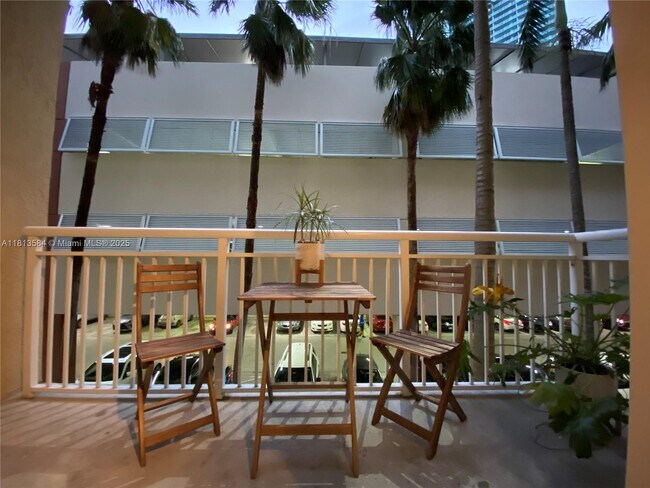 Building Photo - 2001 Biscayne Blvd
