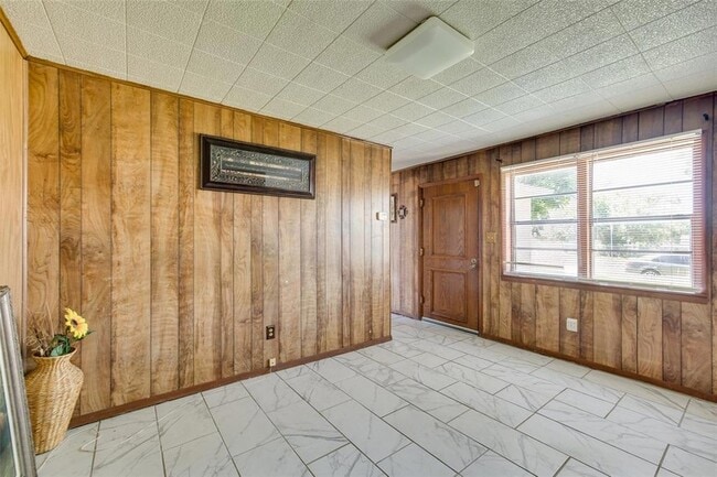 Building Photo - 745 SE 42nd St