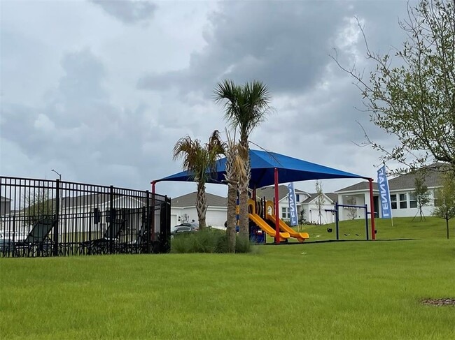 Building Photo - 835 Ofanto Wy