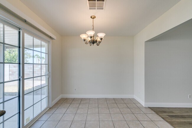 Building Photo - AVAILABLE 1/1/26- Beautiful 3-Bedroom, 2-Bathroom Home in Green Valley