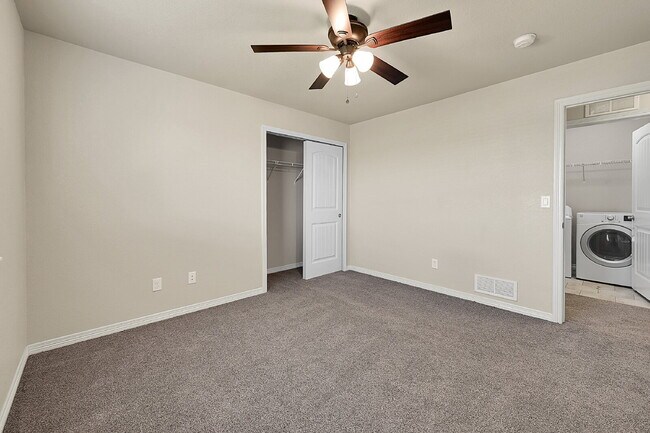Building Photo - $2,650 - 4 Bed, 2.5 Bath Home with Fenced ...