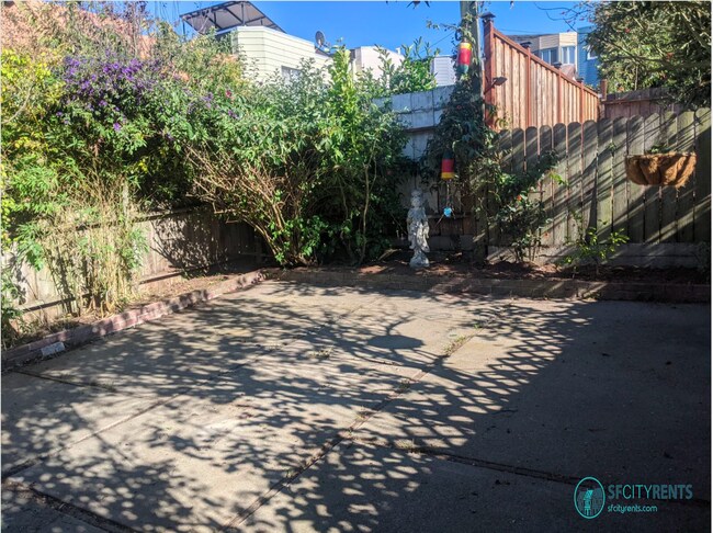 Building Photo - Outer Mission: Single Family Home w/ Bonus...