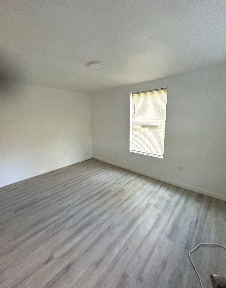 Building Photo - 300 M L King Dr