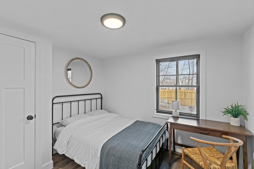 Building Photo - 29 Lion St