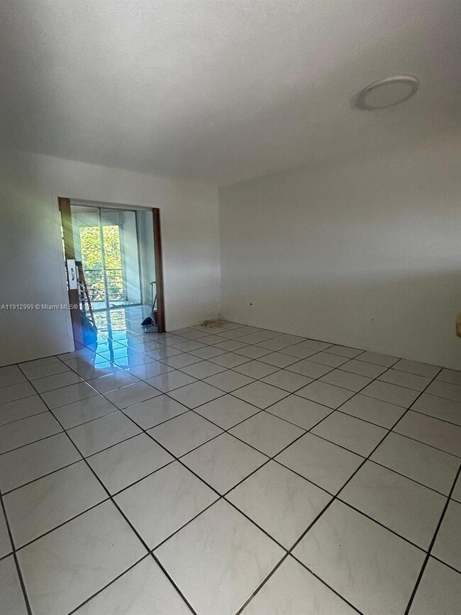 Building Photo - 1501 NE 191st St