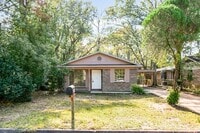 Building Photo - Charming Brick Home Close to Downtown Mobile and Quick Access to I-10!