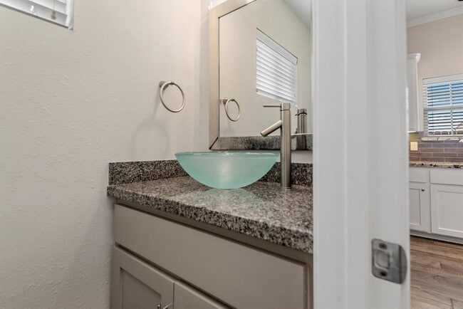 Building Photo - 7036 W 43rd St