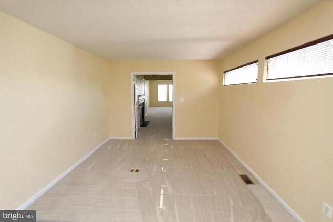 Building Photo - 13800 Custis Square