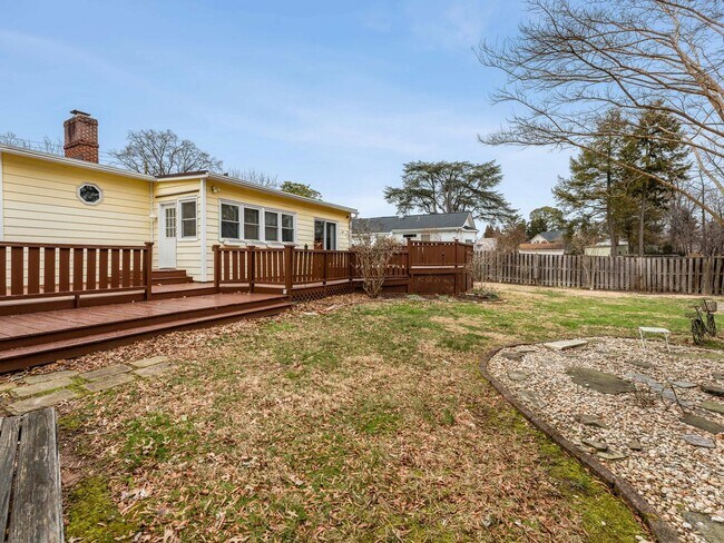 Building Photo - 3503 Maple Ct