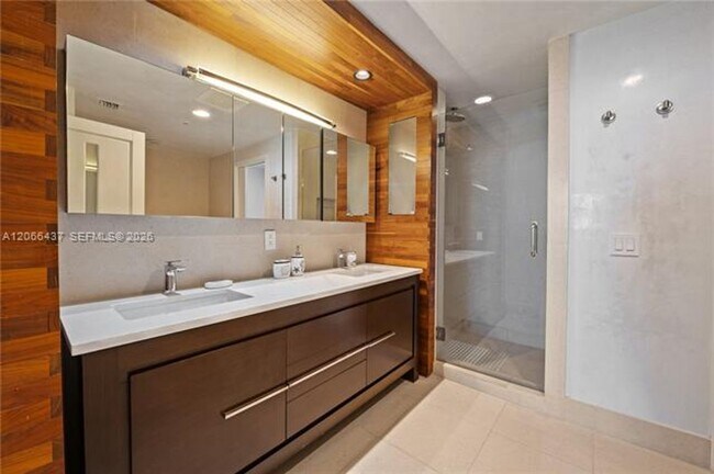 Building Photo - 6899 Collins Ave
