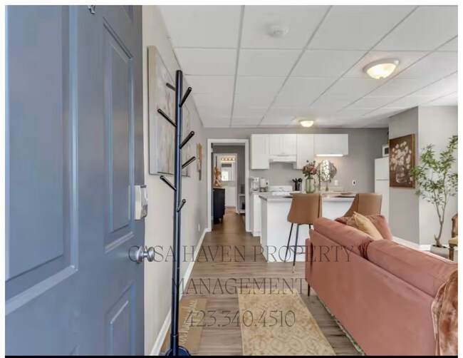 Building Photo - Modern 1 Bed 1 Bath - Pet Friendly!