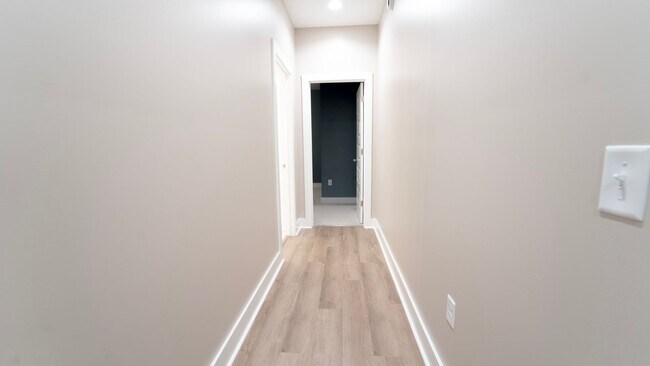 Building Photo - Stunning Like-New 4-Bedroom Home Just Minutes from Fort Stewart