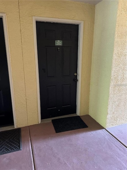 Building Photo - 1950 Summer Club Dr