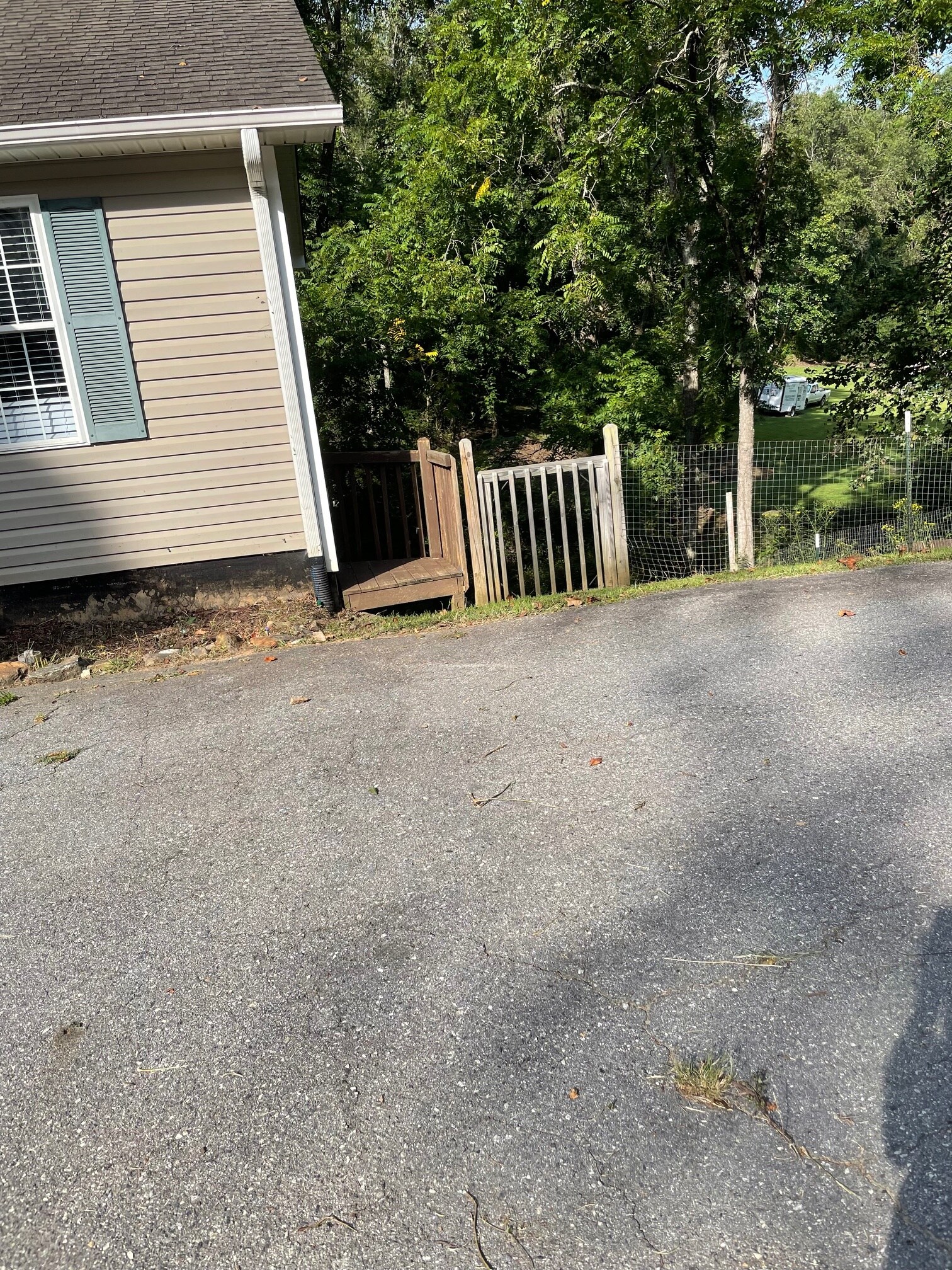 Parking and Fenced Pet Areas - 222 New Stock Rd