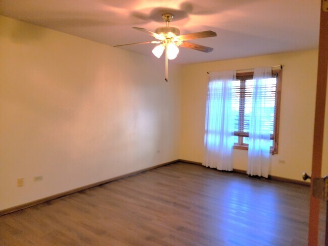 Building Photo - 9264 Windsor Pkwy