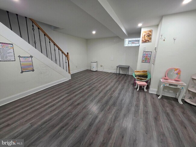 Building Photo - 408 Slocum St
