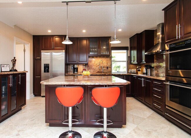 Building Photo - 433 SE 3rd Ter