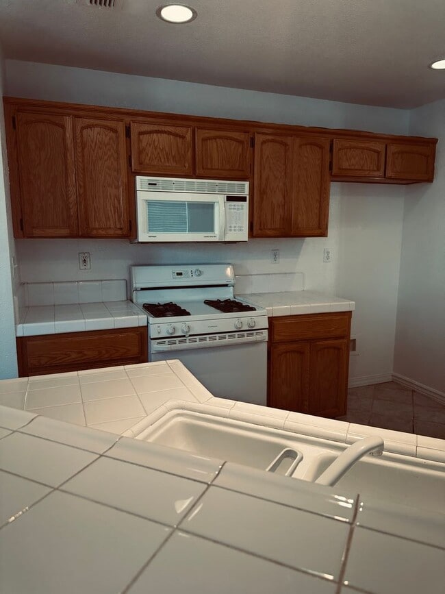 Building Photo - Nice Home For Rent!