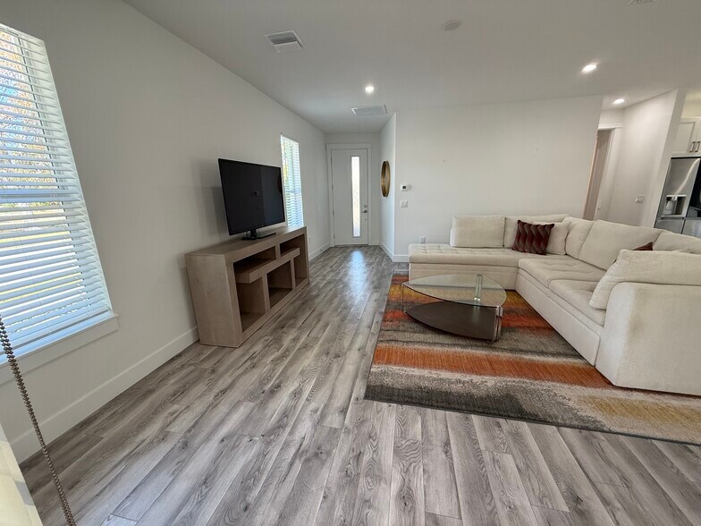 Living room - 1704 5th St