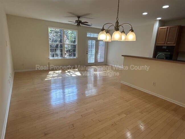 Building Photo - 119 Longchamp Ln