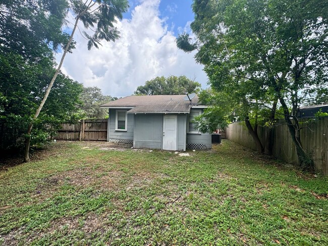 Building Photo - 2 Bedroom 1 Bath near Busch Garden