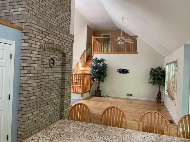 Building Photo - 380 Huckleberry Hill Rd