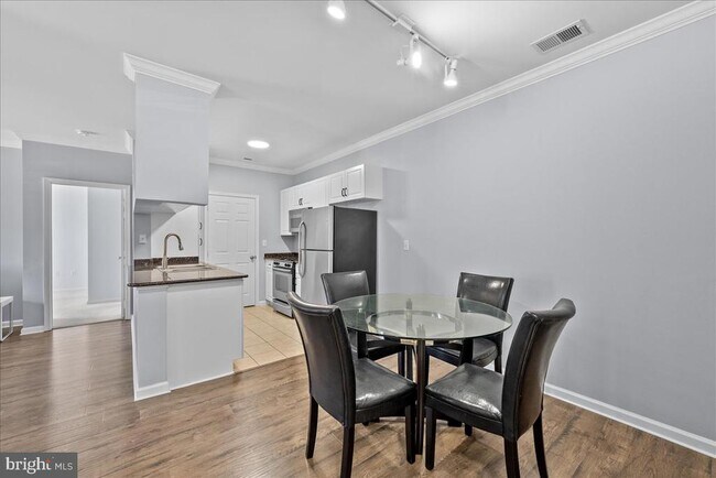 Building Photo - 12100 Garden Grove Cir