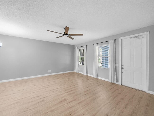 Building Photo - 3119 E Community Dr