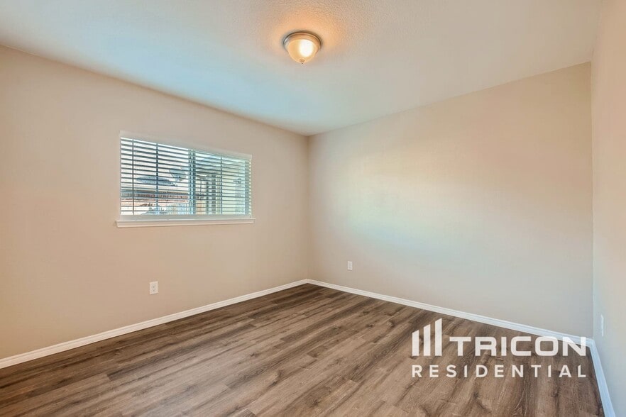 Building Photo - 114 Pinto Dr