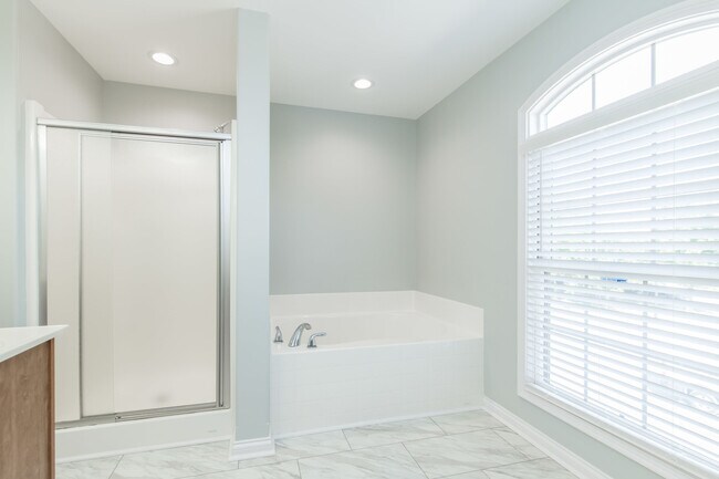Building Photo - 3056 New River Pl