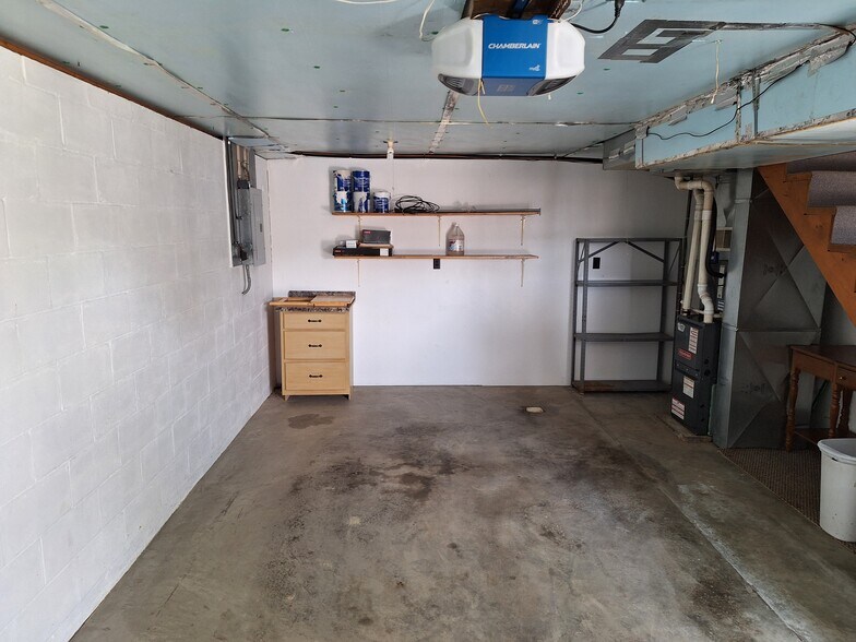 Garage - 220 Central Ave