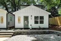 Building Photo - 1597 Glenwood Ave SE