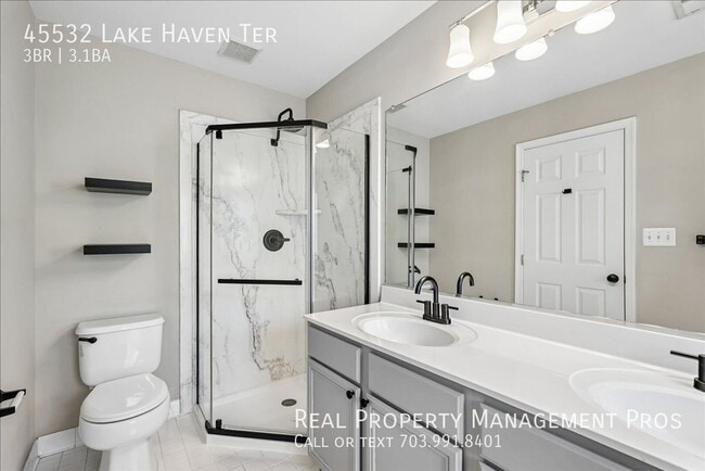 Building Photo - 45532 Lake Haven Terrace