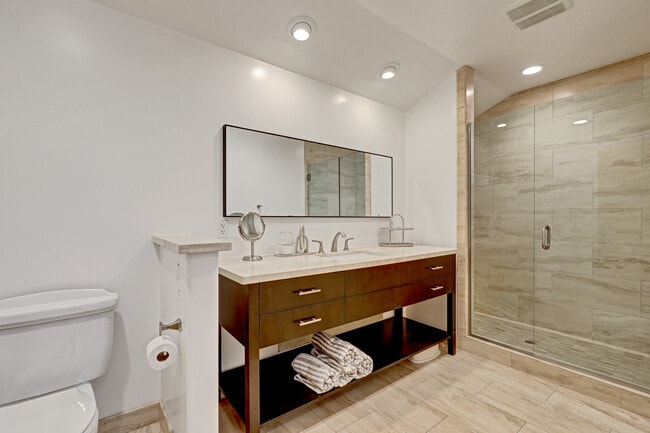 Building Photo - 4 S Vista De La Luna