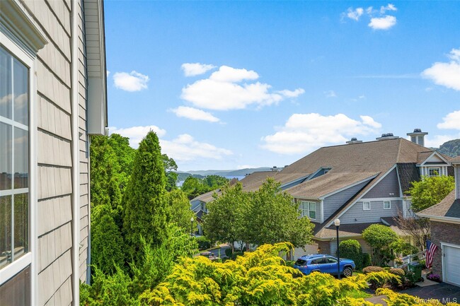 Building Photo - 402 Waterview Dr