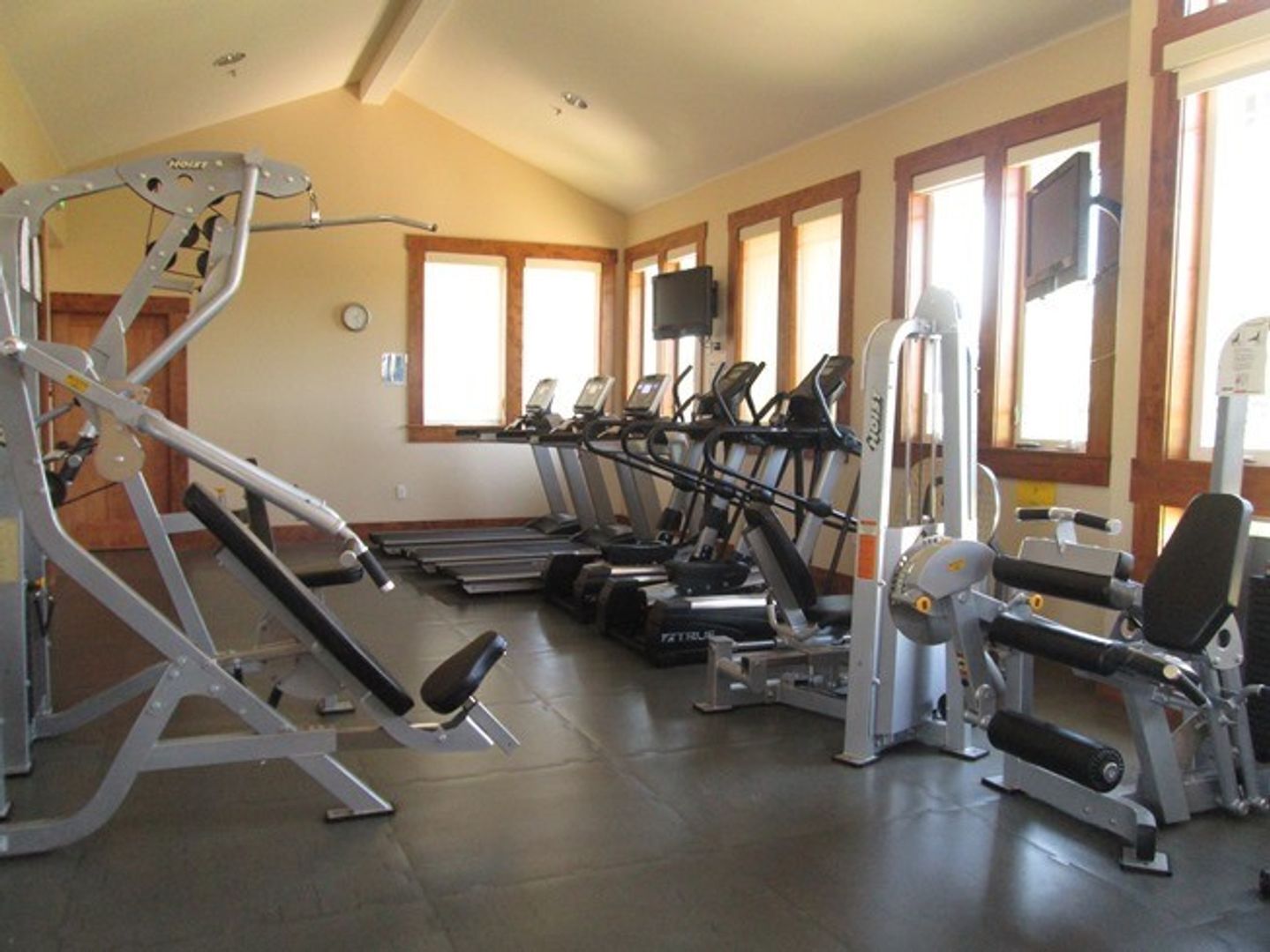 Building Photo - 2881 Meridian Ave