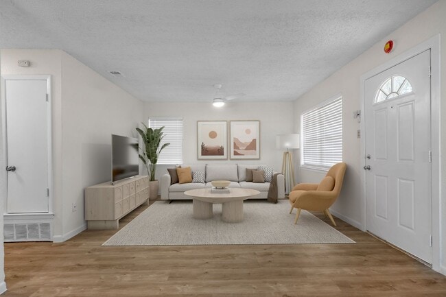 Building Photo - 335 Fouts Ave