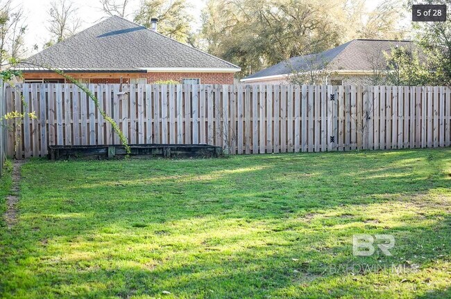 Building Photo - 14611 Silveroaks Loop