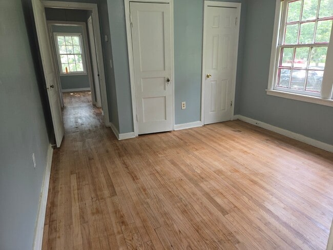 Building Photo - 422 Cooper Rd