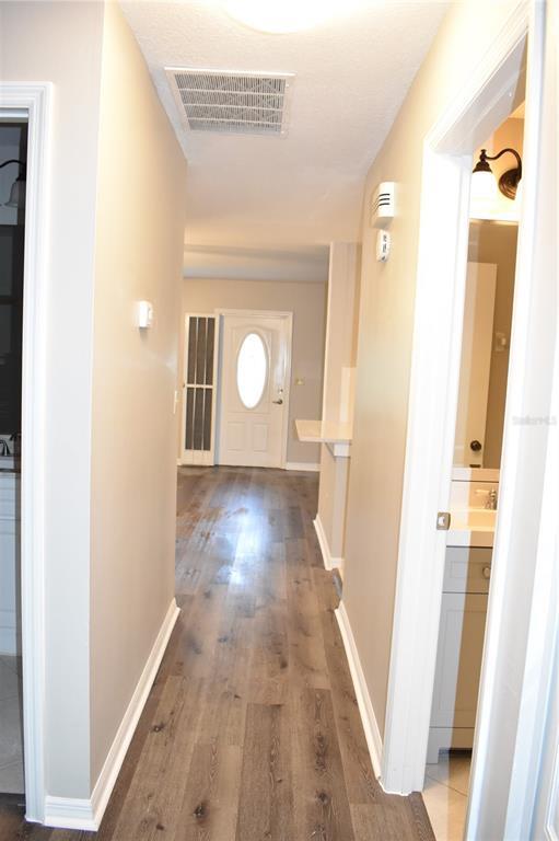 Building Photo - 1906 Canterbury Ln