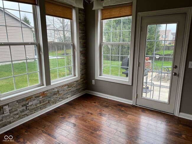 Building Photo - 11237 Niagara Dr