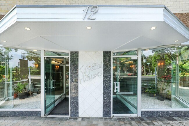 Building Photo - 12 Old Mamaroneck Rd
