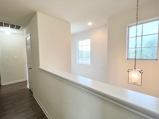 Building Photo - 108 Major Lee Ln